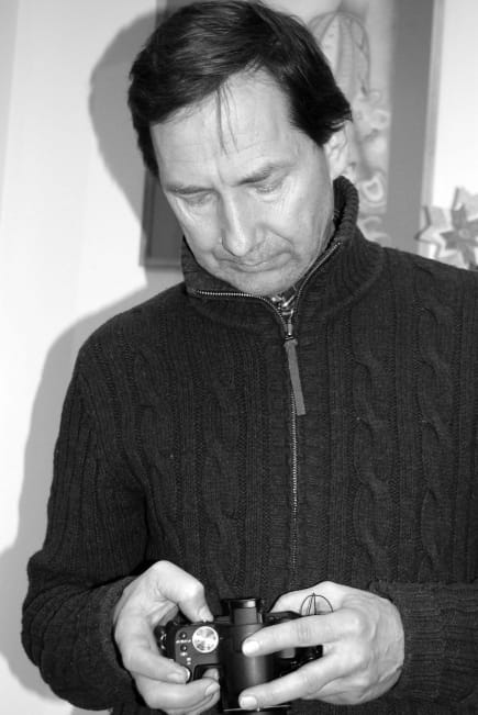 Mūžībā aizgājis Ogres Mākslas skolas skolotājs, mākslinieks Pēteris Justovičs