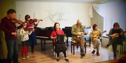 Suntažos notiks sestais tautas muzikantu koncerts “Saspēlēsim?”