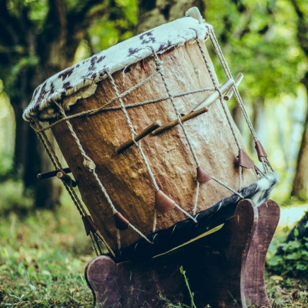 Dūdu un bungu grupa “Auļi” aicina uzspēlēt kopā 