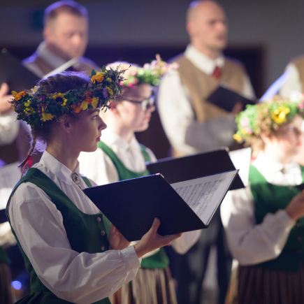 Aicina korus no visas Latvijas pieteikties dalībai 5. jaukto koru dziesmu dienā