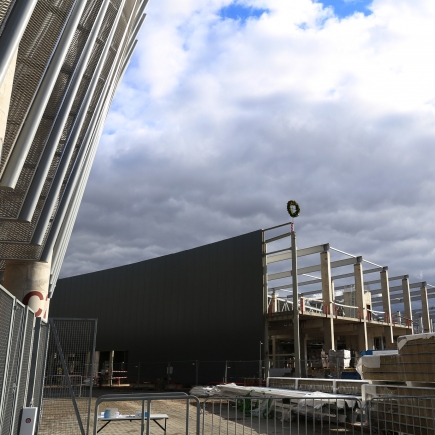 Daugavas stadionā nosvinēti ledus halles Spāru svētki