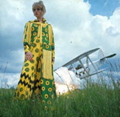 Hipiju stila kleita, Osijs Klārks, Vogue UK, 1967. gada novembris