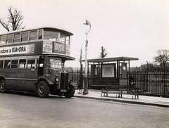 Autobusu pietura. Londona. 1935