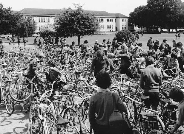 Skolas velo novietne. Jaunzēlande. 1970